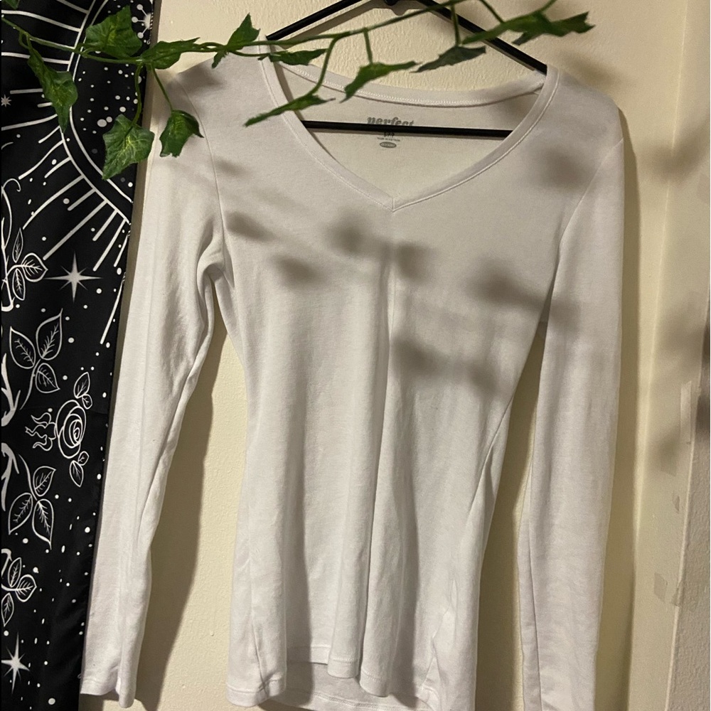 old navy white shirt long sleeve